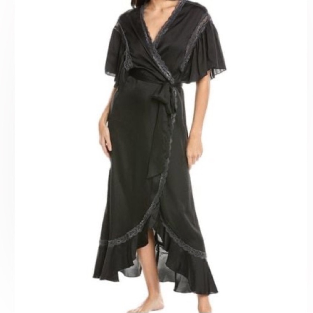 Host Pick! ❤️ Free People Moonbeams Lace Trim Satin Robe